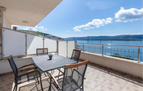 Stunning Apartment In Komarna With Wifi